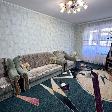 Продаж  3-х кімнатна простора квартира