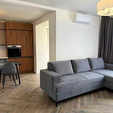 Терміново здаю трикімнатну квартиру з виглядом на озеро!