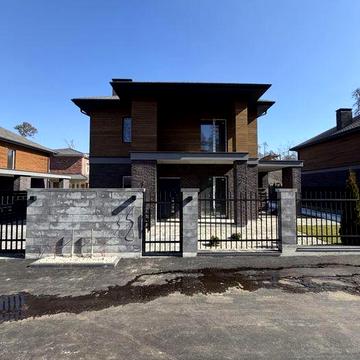 Київ( Чайки) Будинок у закритому містечку з виходом у ліс 185м2 , газ