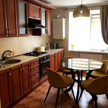 Космонавтів просп., 39