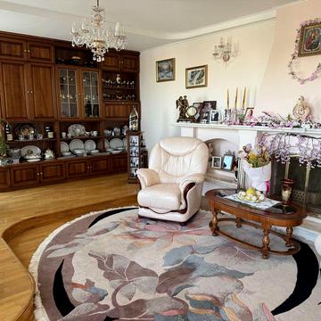 Продаж 5 кімн. квартири в два яруси по вул.О.Олеся 19