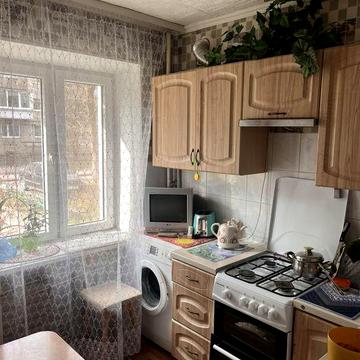 Здається 2-кімнатна квартира в центрі міста.