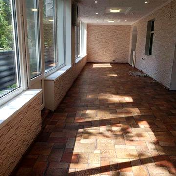 продається 4-х кімнатна квартира на 1 поверсі в центр. частині міста