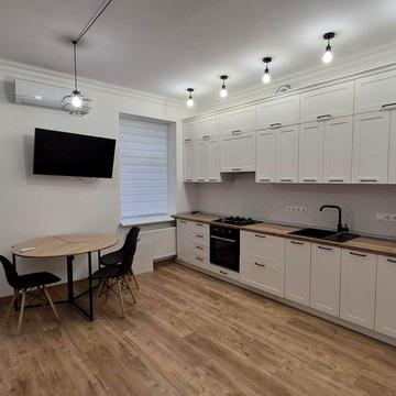 Продам 2 ком с АО, Центр, Новый ремонт,Мебель, Техника