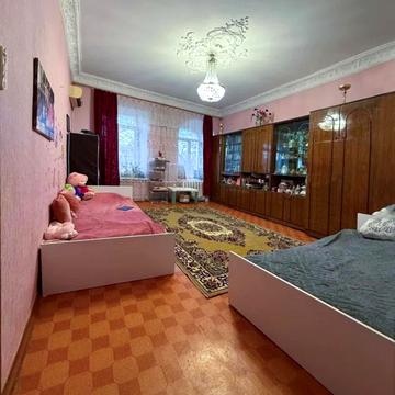 Трикімнатна квартира в житловому стані на Молдованці