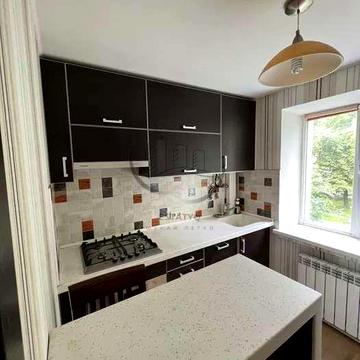 Продам 3 кмнатну квартиру сел. Жуковського