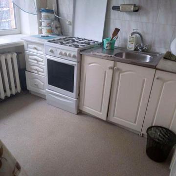 Можливий безготівковий розрахунок. Метро 2 хв.