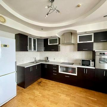 Михайла Гришка вул., 9