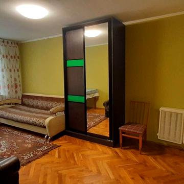 Бакинська вул., 37-Б