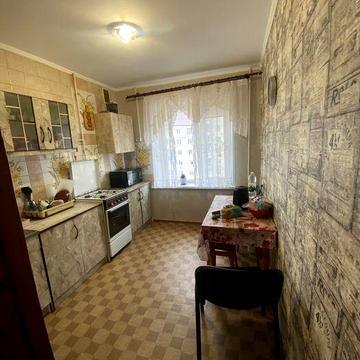 Сдам 2 кімнатну на Садах.