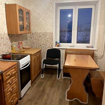 Продам 2 комн. квартиру Бочарова 1 от собственника