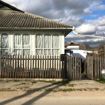 Продаю  будинок м.Сокиряни центр ТОРГ