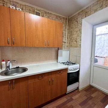 Продам 1 кімнатну на проспекті Перемоги ( колишня Курська)