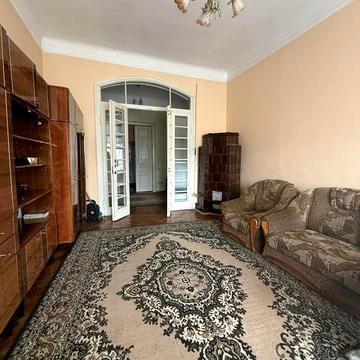 Продаж 2-х кімнатноі, центр