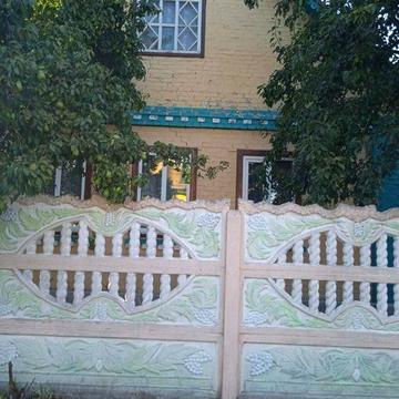 Прилуки. Продається просторий дім, будинок