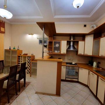 Оренда №-х кім.квартири вул.С.Крушельницької ( ЦЕНТР )