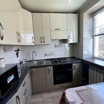 Продаж 2-кім. квартири 44 м.кв., в. В. Великого