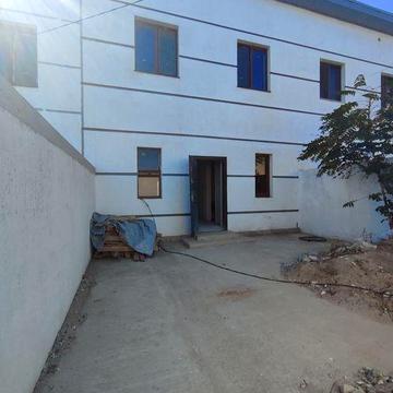 Продам таунхаус в Червоном Хуторе. Новая крыша. Звукоизоляция сделана