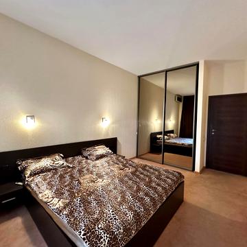 Соборний просп. (Леніна), 174