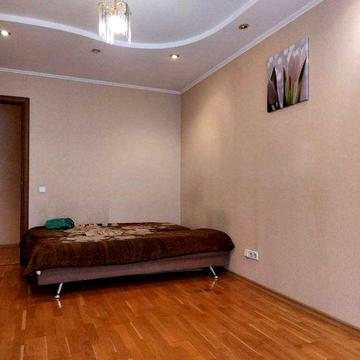 Однокімнатна, вул. Скрипника 13, Південний вокзал, метро "Вокзальна"