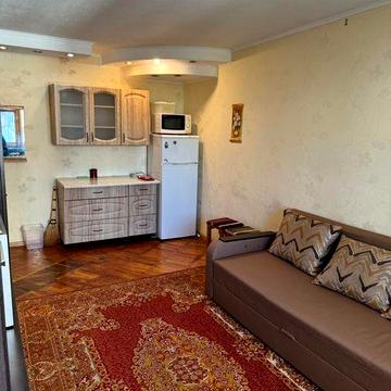 Метро Оболонь 5 мин. Иорданская, 14