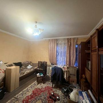 Продаж квартири в центрі.