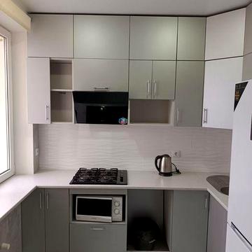 Сдам помесячно 1-но комнатную квартиру студию в новом доме!