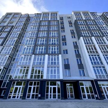 Продам 3- кімнатну квартиру в центрі міста