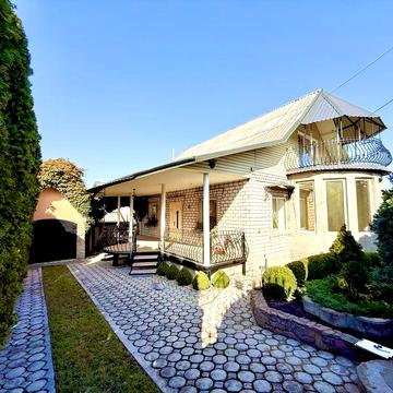 Продам будинок маєток з шикарою територією