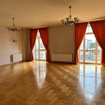 Ірининська вул., 5/24