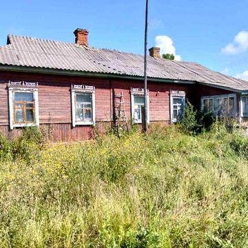 Будинок в гарному стані, великий з землею (хата)