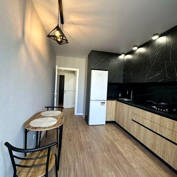 Здається 1 кімнатна в ЖК Фаворит з ремонтом.