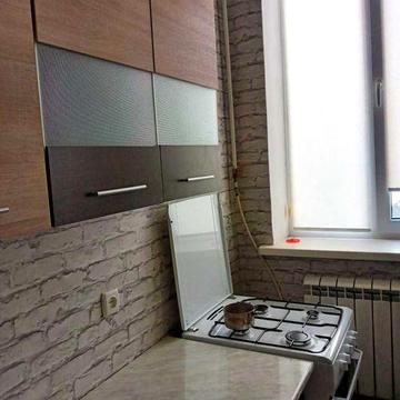 Сдаю часть дома с гаражом в центре города