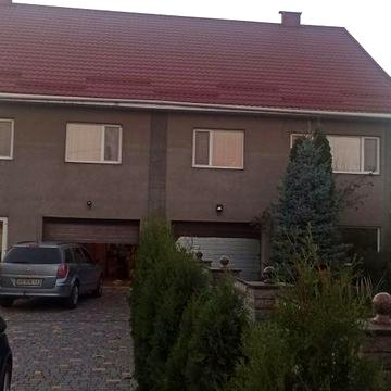 Комфортний будинок в центрі міста