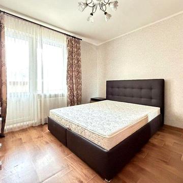 Здається в оренду 3 кімнатна квартира, провул. Ясинуватський, 11