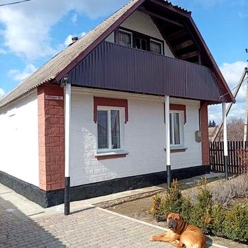 Будинок неподалік від центру. Можливо продаж по Держпрограмам.Власник