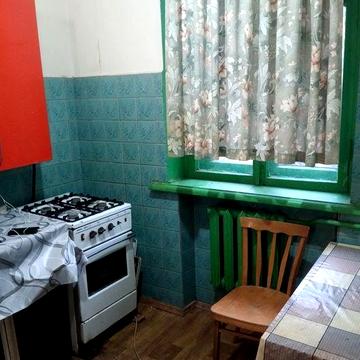 Сдам 1 кв ул.Костанаевская ,   10 мин. ходьбы метро Димеевская.