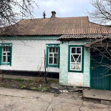 Продам добротный дом в г. Верховцево.