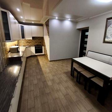 3 кімнатна в ЖК неподалік міського озера