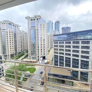 Академіка Філатова вул., 2/1