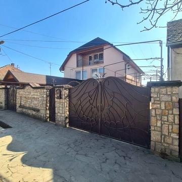 Продається чудовий сімейний будинок в м.Берегове