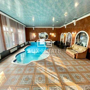 Оренда будинку  300м² з басейном у закритому КМ MONTANA VILLAGE