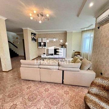 Оренда будинку  300м² з басейном у закритому КМ MONTANA VILLAGE