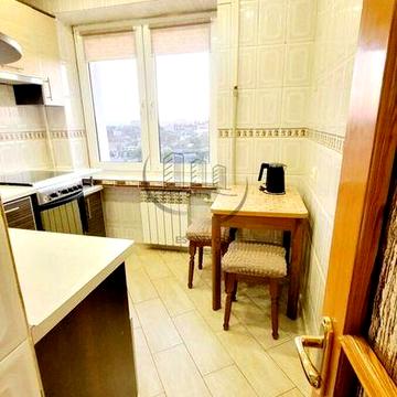 Здам 3-кімнатну квартиру, Комунальний ринок.