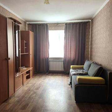 Піонерський квартал. Однокімнатна на оренду.