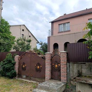 Цегляний утеплений будинок. Є всі комунікації, мінімальне оформ. 34583