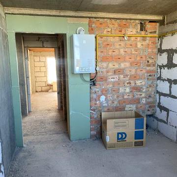 Новобудова дворівнева квартра  секція здана Центр ЖК Абрикос