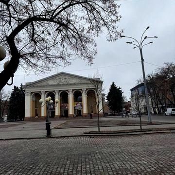 Соборності 26/14 поряд Цум гарний стан вільна