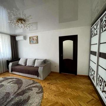 Продаж / Квартира /Володимира Великого