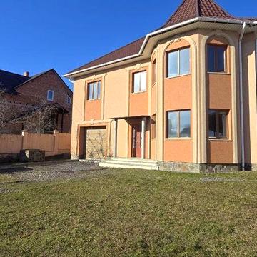 Якісний будинок у престижному районі